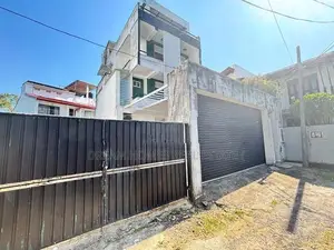 Modern 3 Storey House for Sale in Thalawathugoda