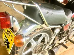 Honda CM Custom Exclusive 1999