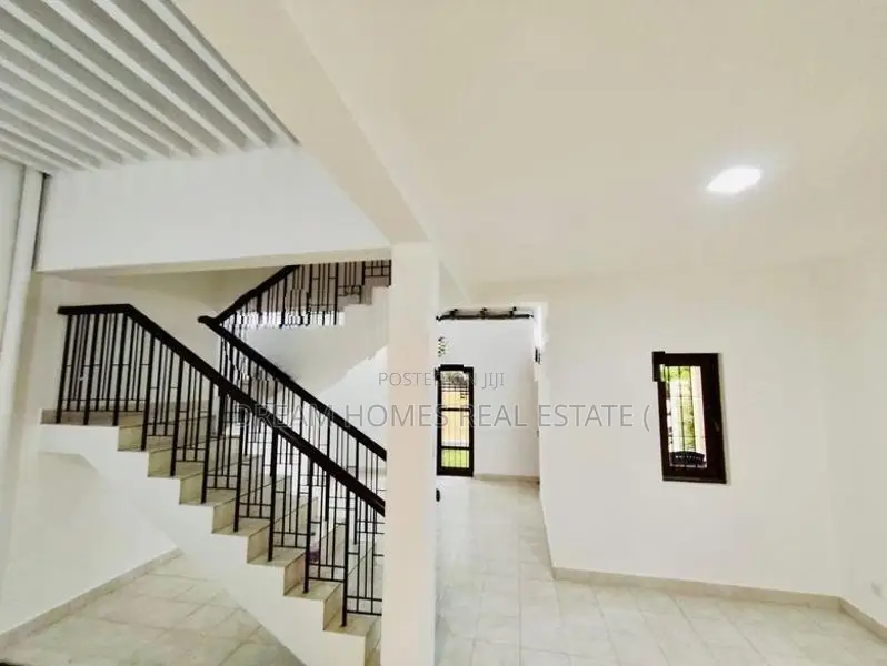 Athurugiriya Designed House for Sale in Millennium City Olympus