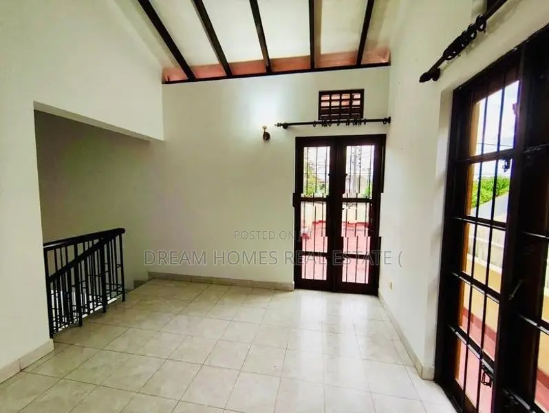 Athurugiriya Designed House for Sale in Millennium City Olympus
