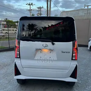 Daihatsu Tanto Custom RS 2025