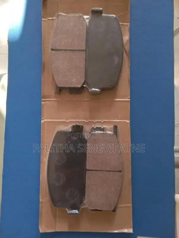 Front Disc Brake Pads for Toyota Corolla KE-70/ KE-71