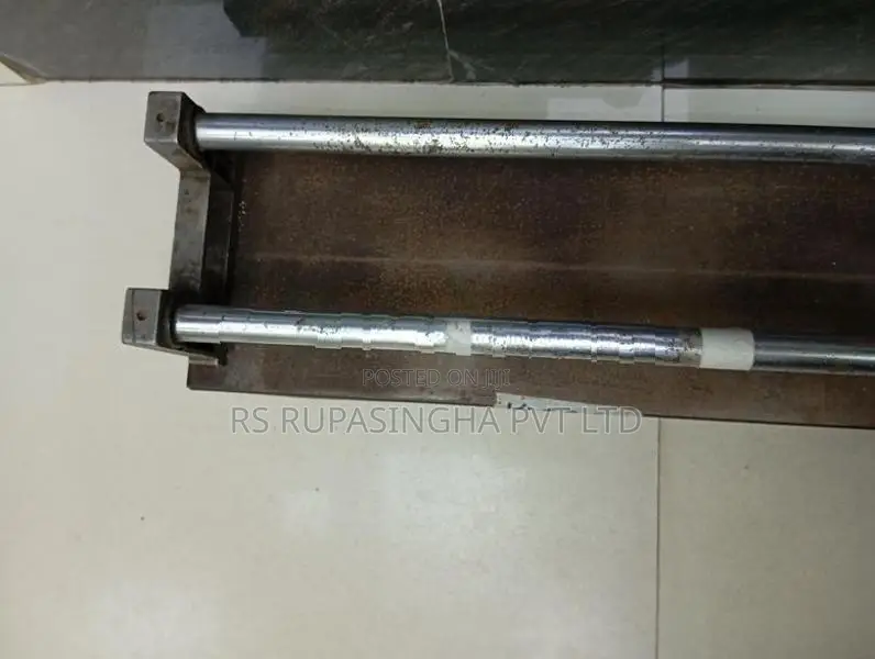 Tile cutter machine