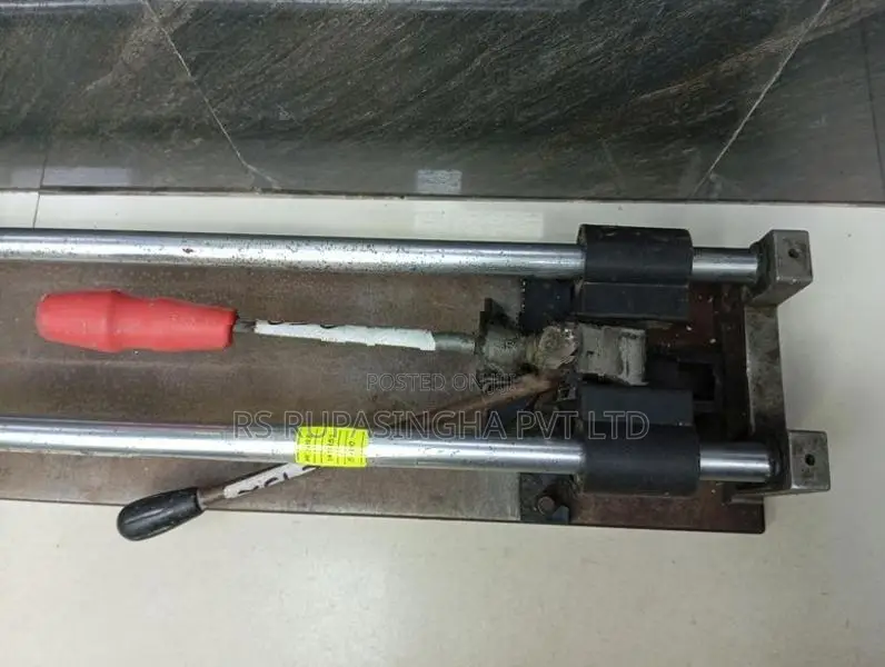 Tile cutter machine