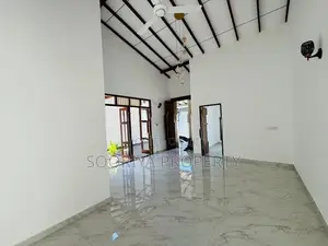 ගෘහ නිර්මාණ ශිල්පය අනුව තැනූ සුඛෝපභෝගී නිවසක් විකිණීමට - Piliyandala