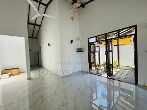 ගෘහ නිර්මාණ ශිල්පය අනුව තැනූ සුඛෝපභෝගී නිවසක් විකිණීමට - Piliyandala