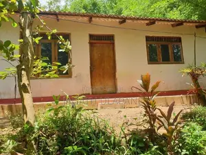 Land with House for Sale - Udaperadeniya