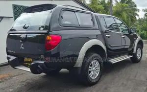 Mitsubishi L200 Sportero 4WD 2010