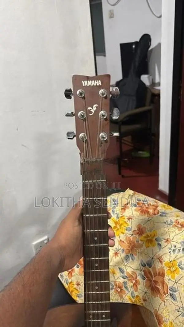 Yamaha Guitar F310