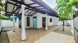Modern 3 Bedroom House for Sale Near Kesbewa–Bandaragama Road