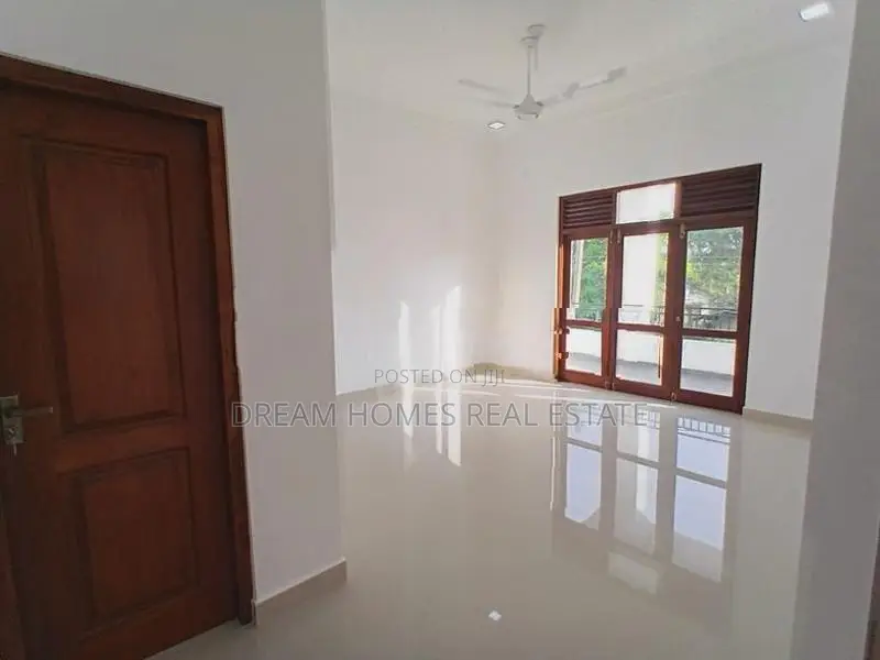 Brand New Ultra Luxury 3-Storey House for Sale-Piliyandala