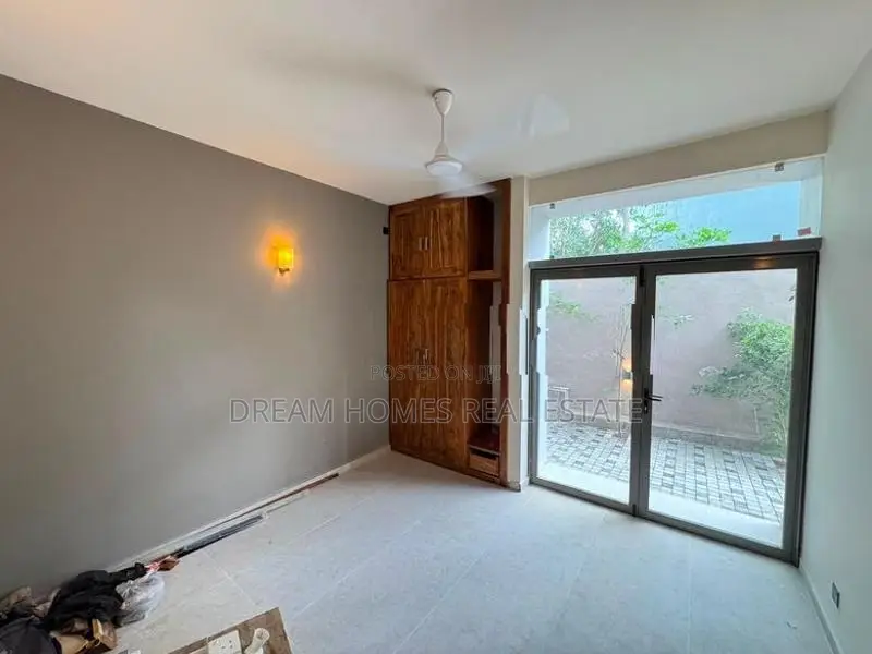 Super Luxury 3-Storey House for Sale-Thalawathugoda