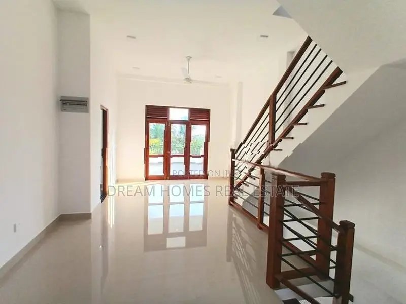 Brand New Ultra Luxury 3-Storey House for Sale-Piliyandala