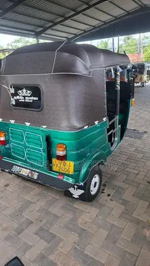 Bajaj RE 4 Stroke 2011