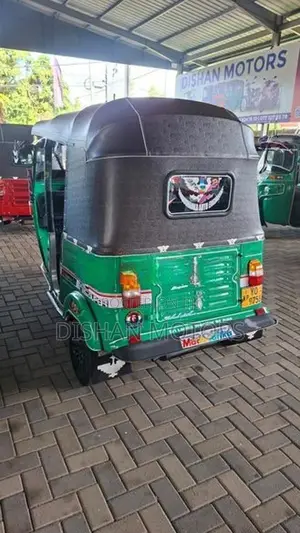 Bajaj RE 4 Stroke 2011