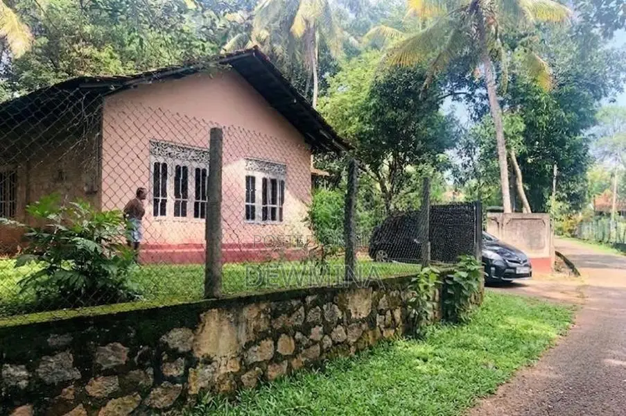 House with 76 Perch Land for Sale - kirimatiyana