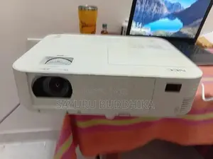 NEC M283X Projector