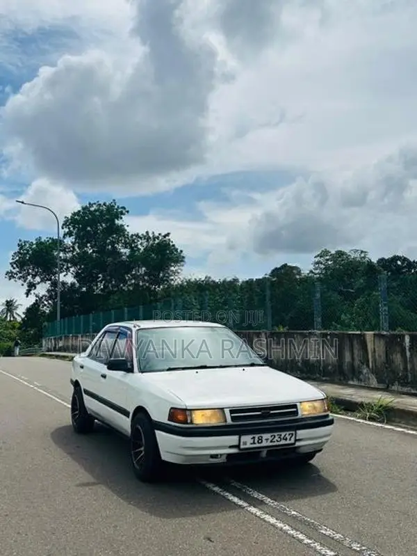 Mazda Familia 1989