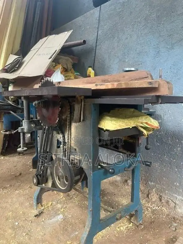 Wood Cutting Machine