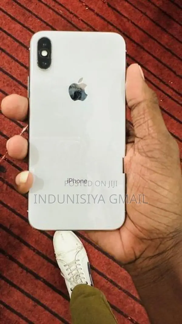 Apple iPhone X (Used)