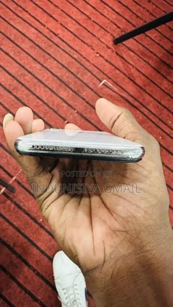 Apple iPhone X (Used)