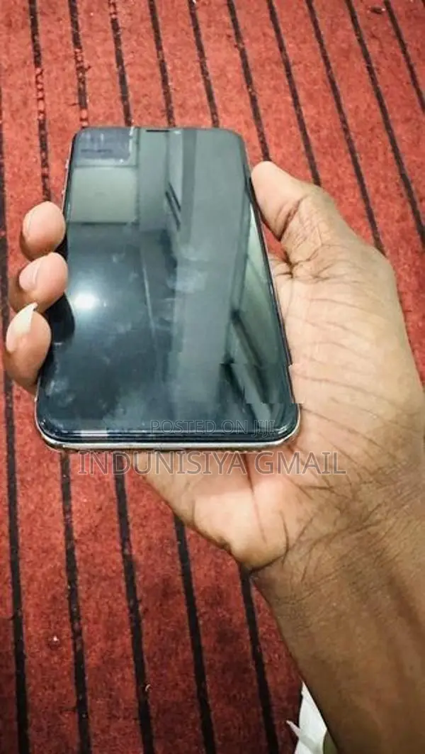 Apple iPhone X (Used)
