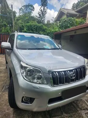 Toyota Land Cruiser Prado 2012