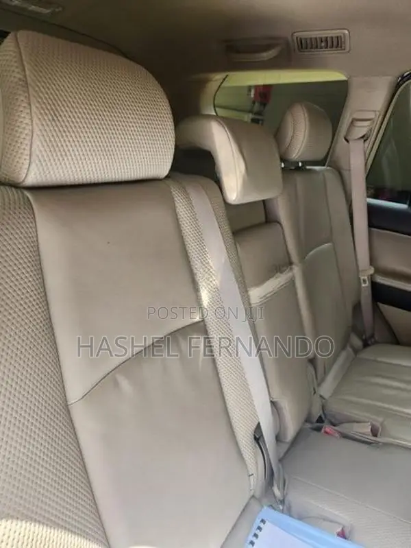 Toyota Land Cruiser Prado 2012