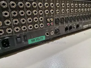 Professional Mackie SR24-4-VLZ PRO 24-Channel Mixer