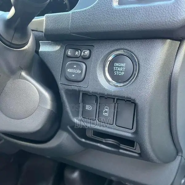 Toyota Hiace GDH 2025
