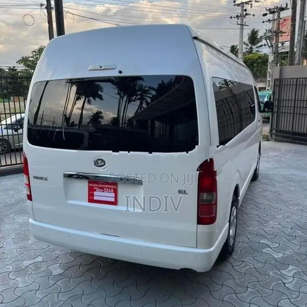 Toyota Hiace GDH 2025