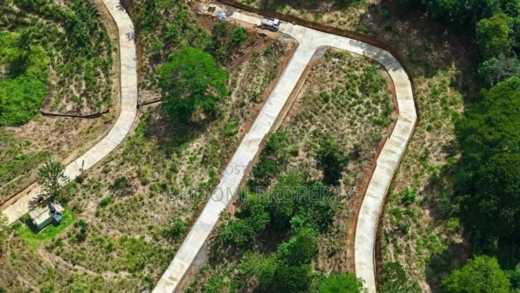 පේරාදෙනිය නගරයට සමීපවම බිම් කොටස් කිහිපයක්