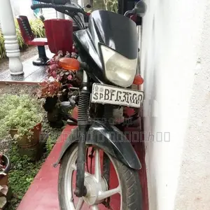 Bajaj Platina 100 ES 2016