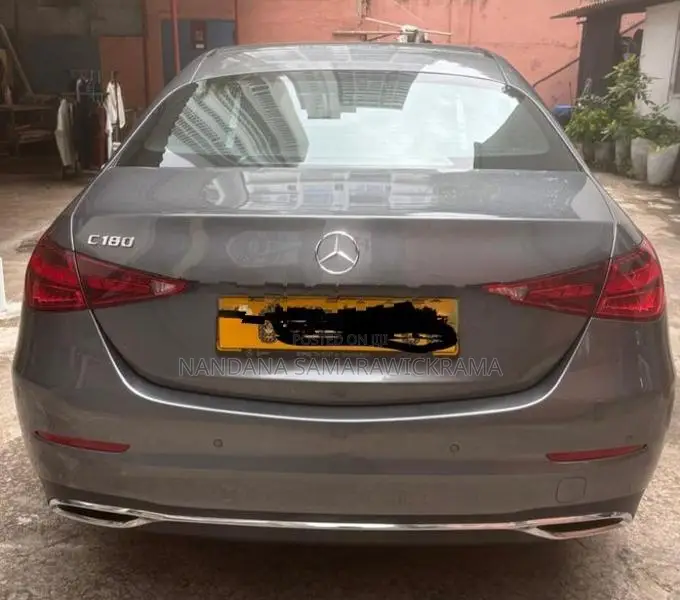 Mercedes Benz C180 2025