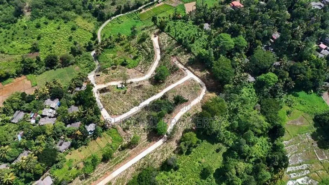 පේරාදෙනිය නගරයට සමීපවම බිම් කොටස් කිහිපයක්
