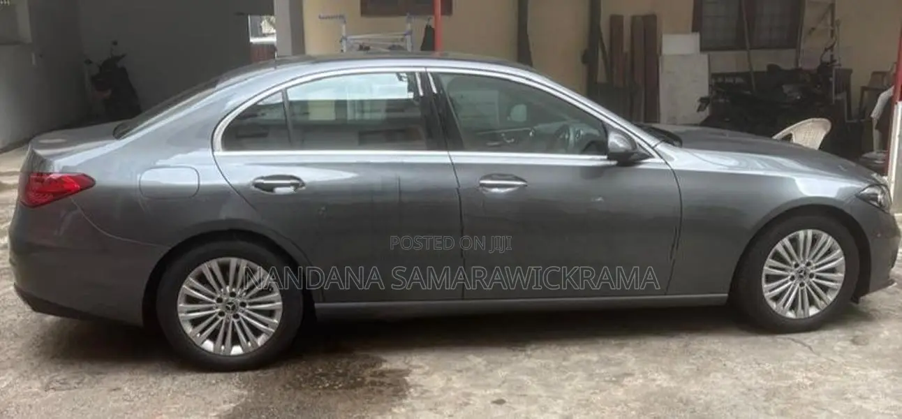 Mercedes Benz C180 2025