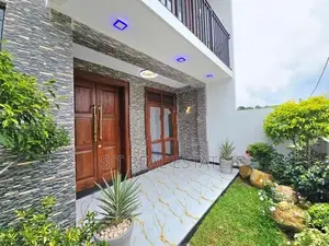 Brand New Luxury 3 Storey House for Sale in Kahathuduwa