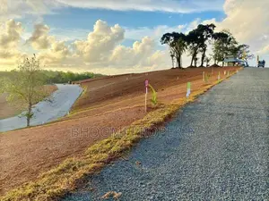 කලුතරින් බිම් කොටස්