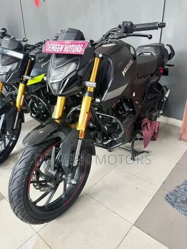 Hero Hunk 160R 4V 2026