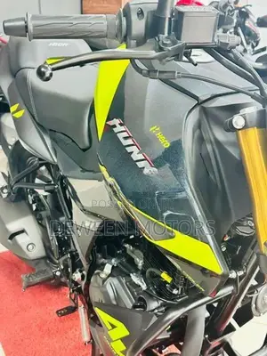 Hero Hunk 160R 4V Brand New 2026