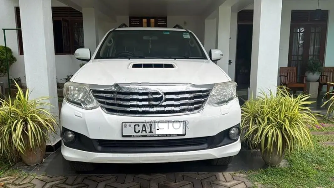Toyota Fortuner 2015