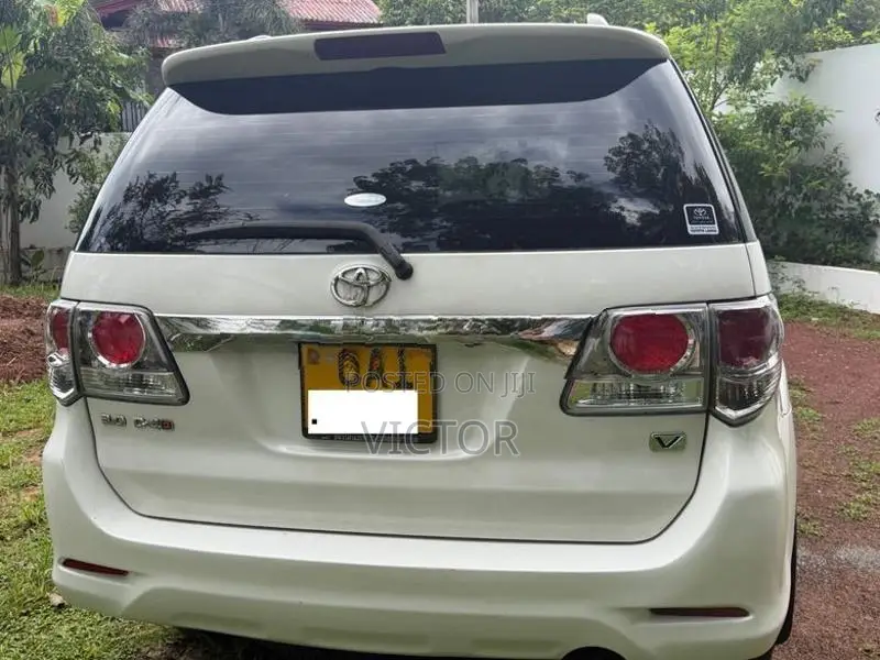 Toyota Fortuner 2015