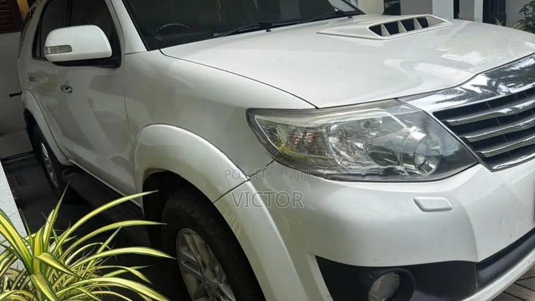 Toyota Fortuner 2015
