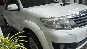 Toyota Fortuner 2015