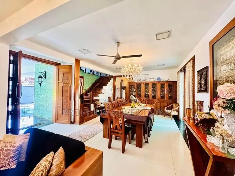 Colombo 03 luxury 05 Bedroom House for Sale