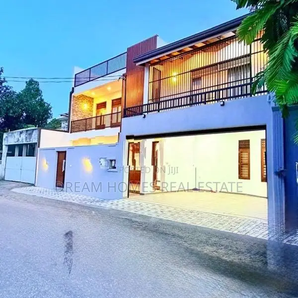 Modern Luxury Residence for Sale in Battaramulla – Lake Road Facing
