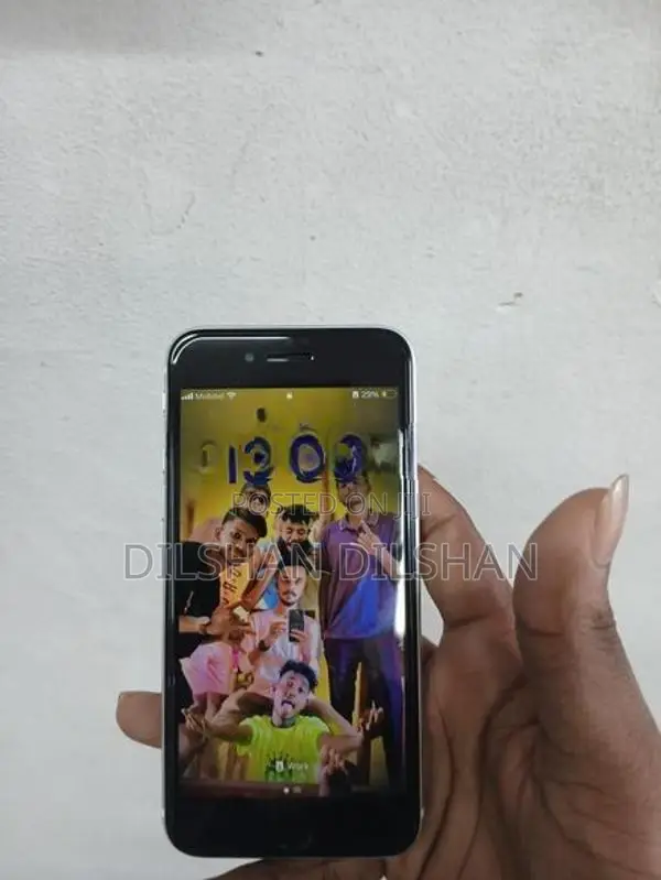 Apple iPhone SE 2 (Used)