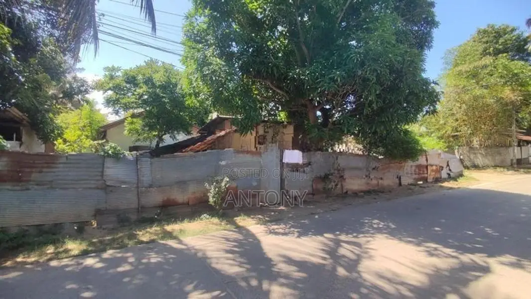 காணியுடன் வீடு விட்பனைக்கு Batticaloa