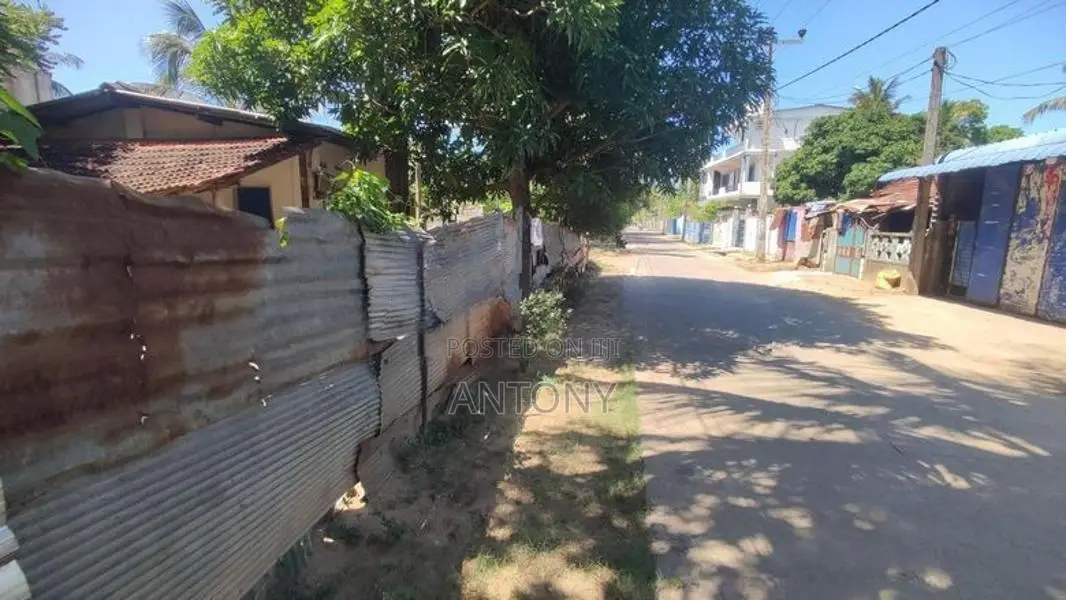 காணியுடன் வீடு விட்பனைக்கு Batticaloa
