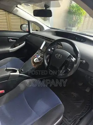 Toyota Prius S Touring 2014